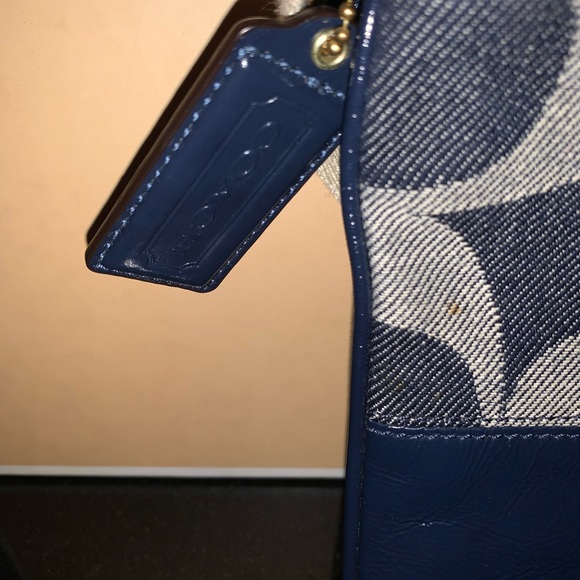 Coach crossbody Purse - Picture 4 of 6